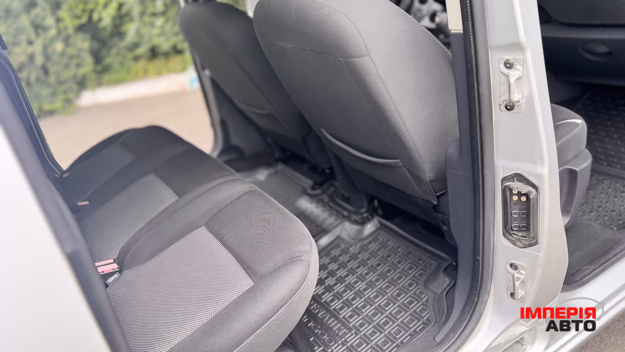 Renault Kangoo - фото 24