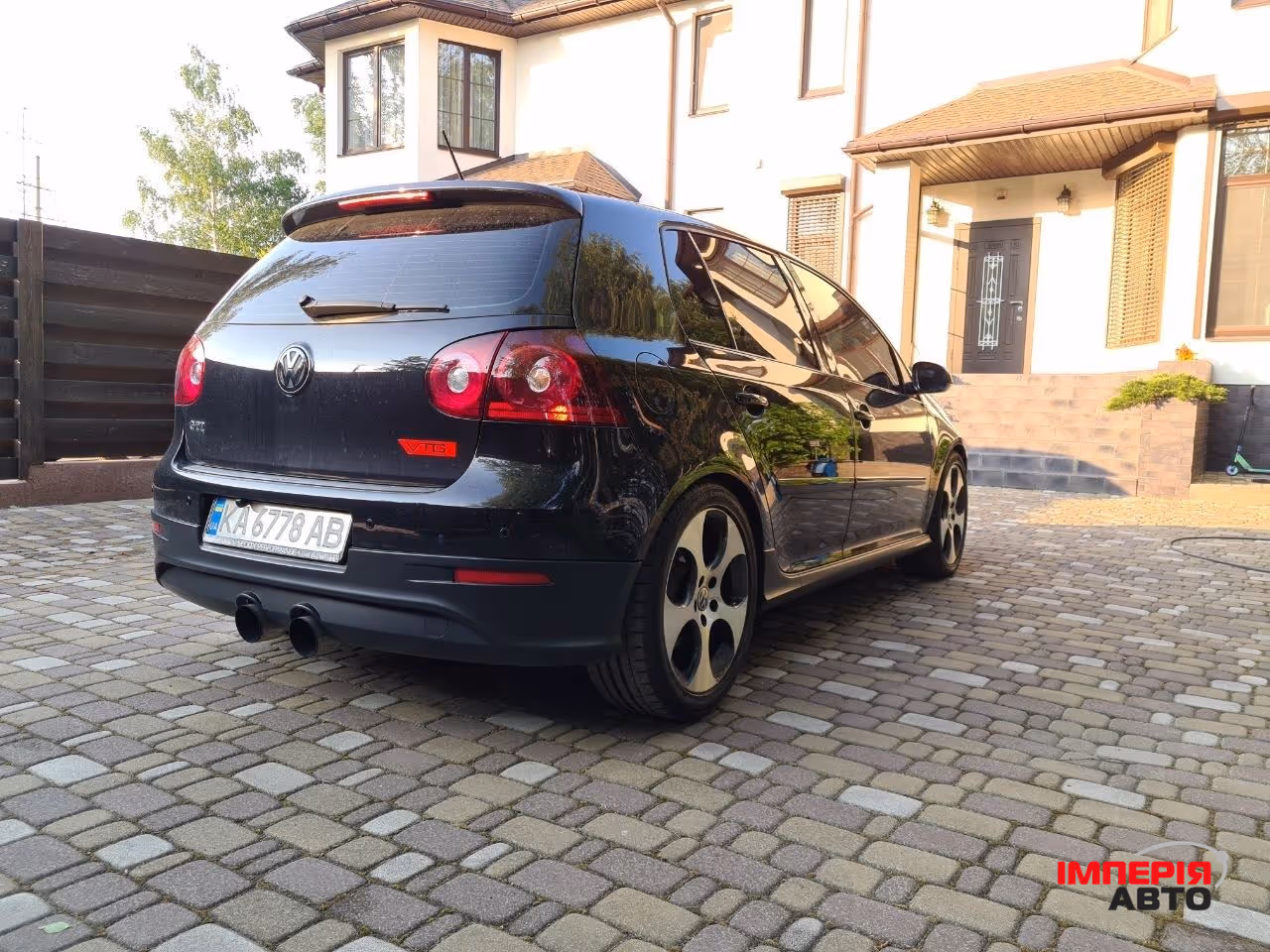 Volkswagen Golf GTI - фото 12