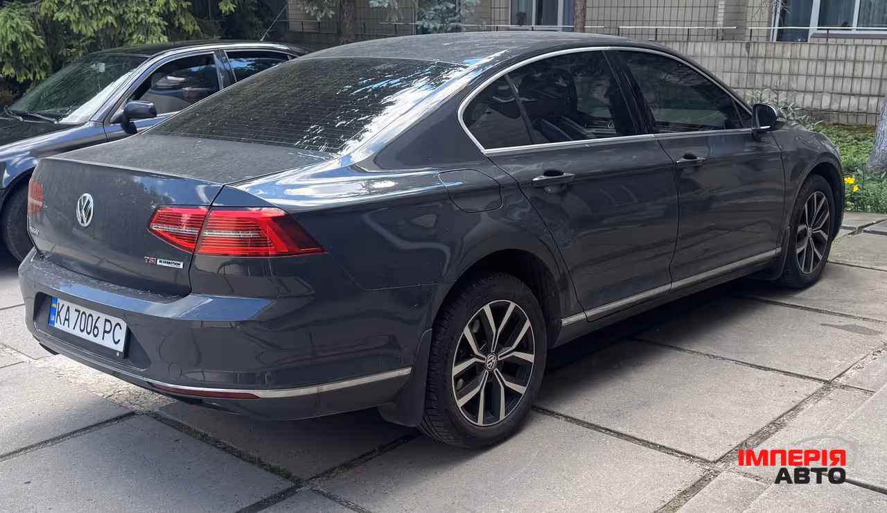 Volkswagen Passat - фото 2