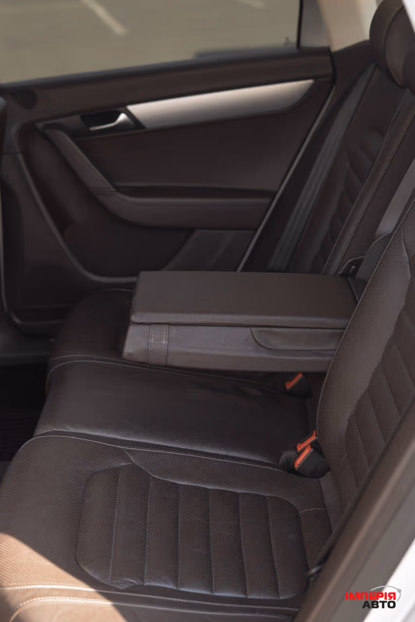 Volkswagen Passat - фото 24