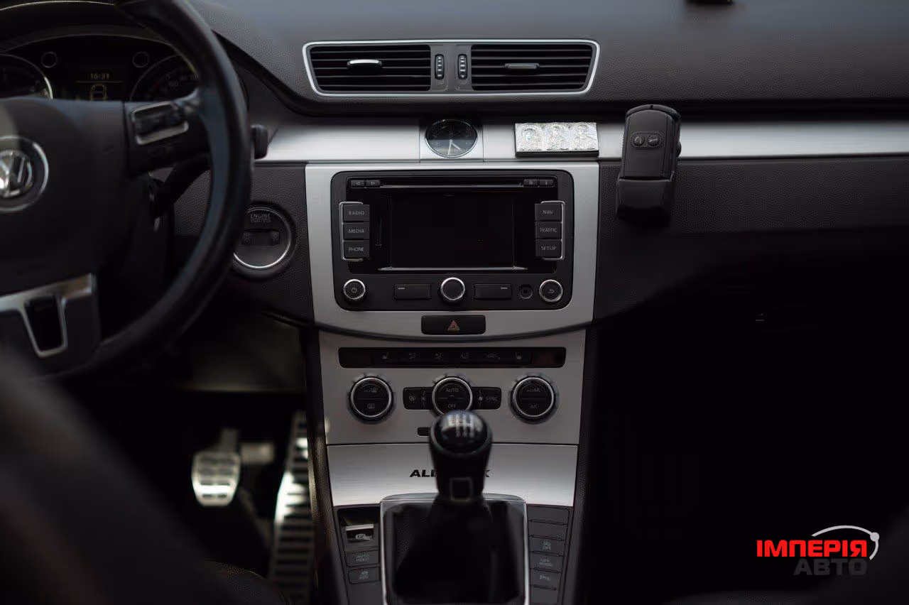 Volkswagen Passat - фото 39