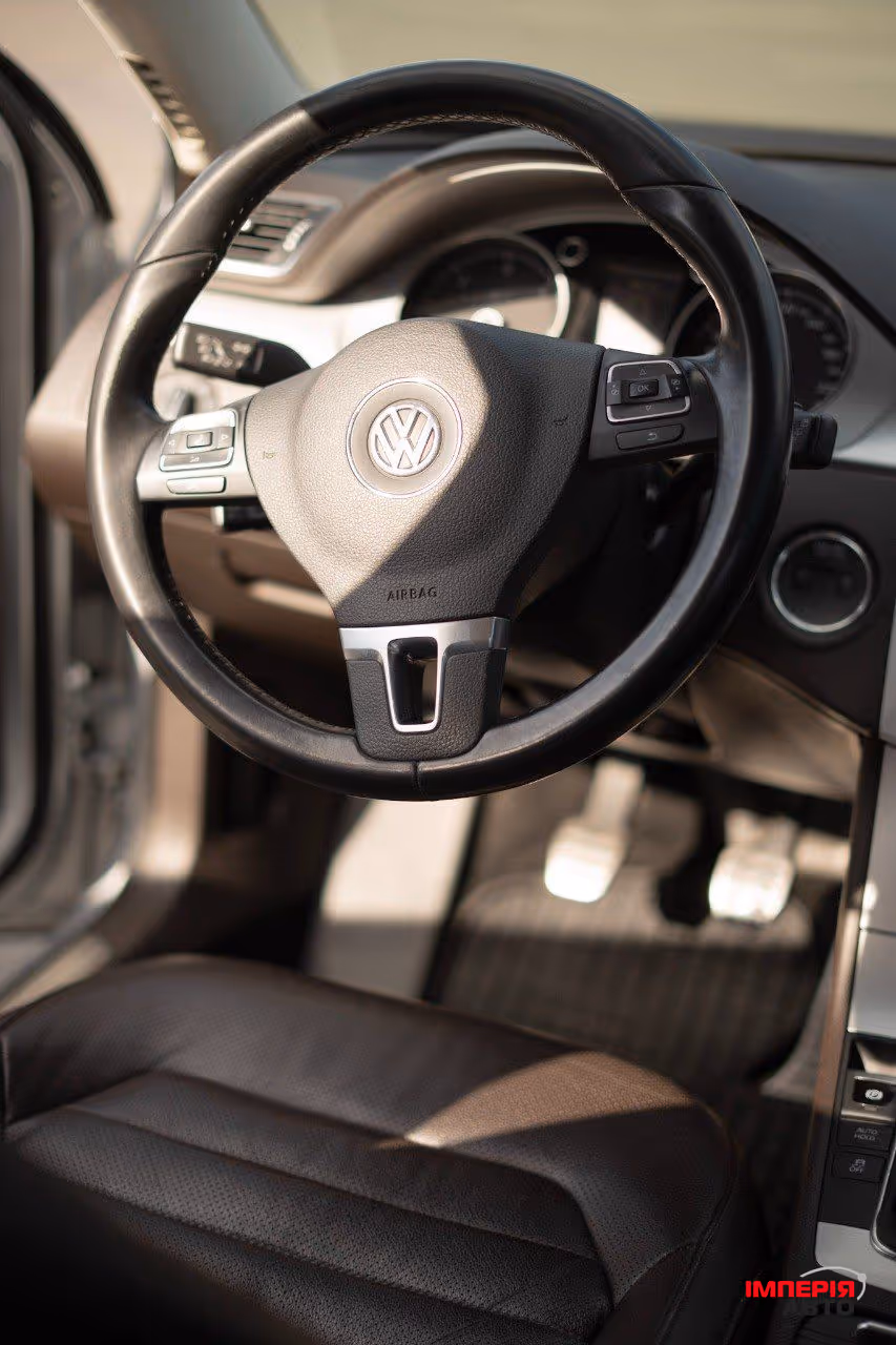 Volkswagen Passat - фото 4