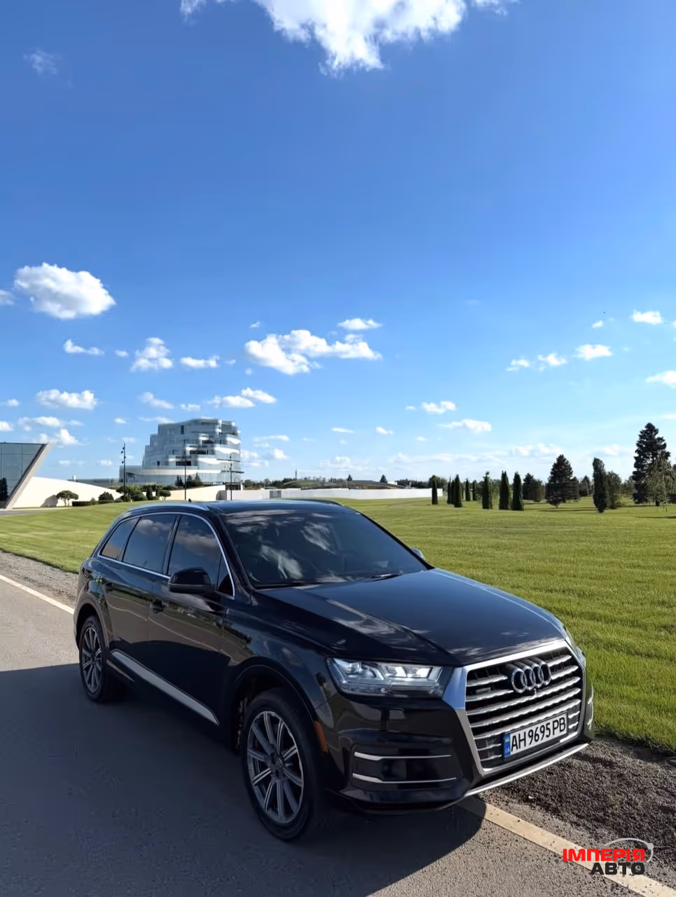 Audi Q7 - фото 1