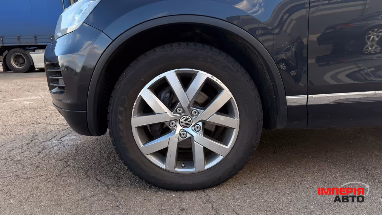 Volkswagen Touareg - фото 7