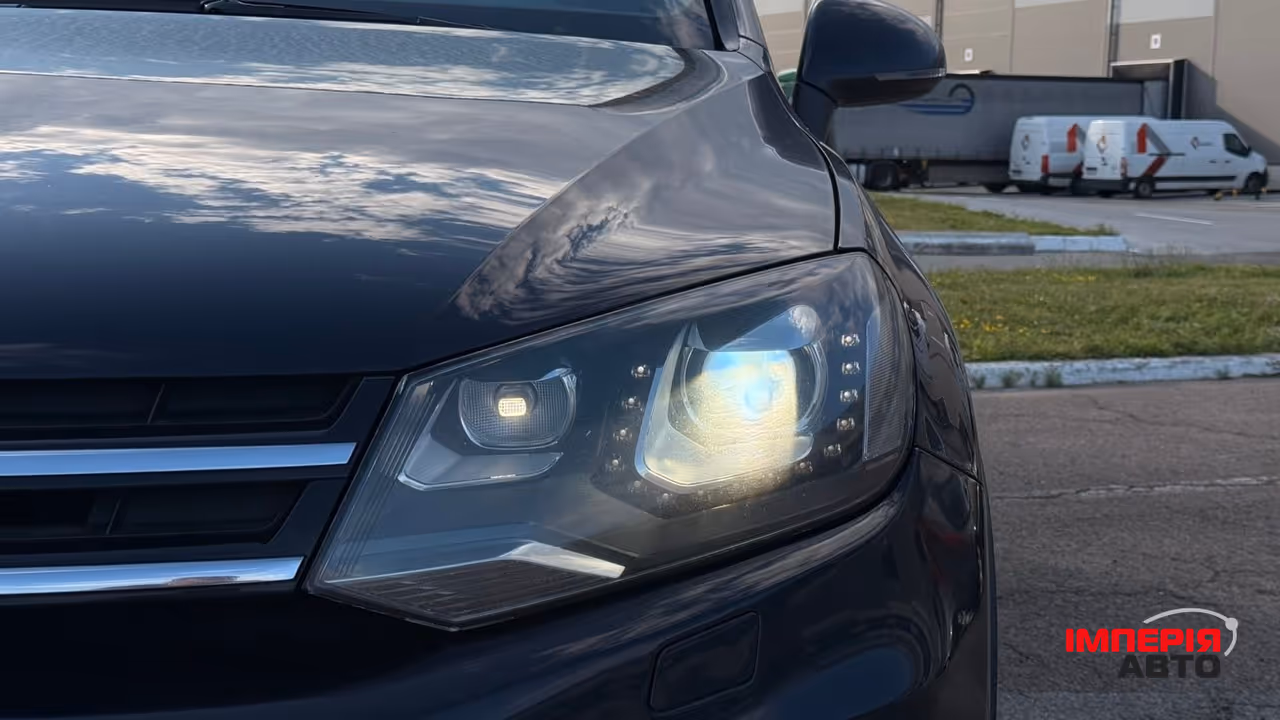 Volkswagen Touareg - фото 4
