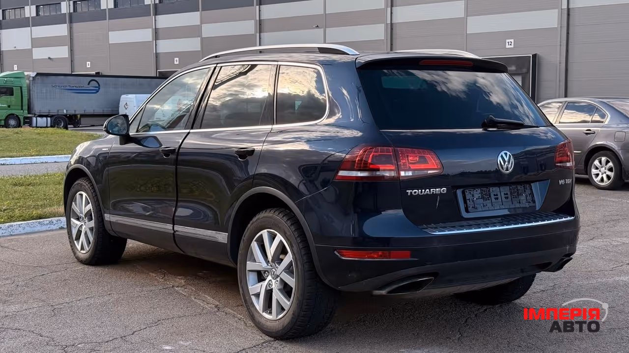 Volkswagen Touareg - фото 8