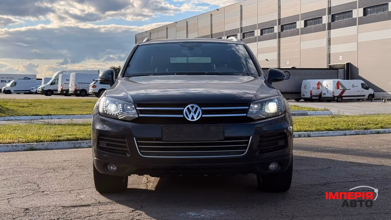 Volkswagen Touareg - фото 2