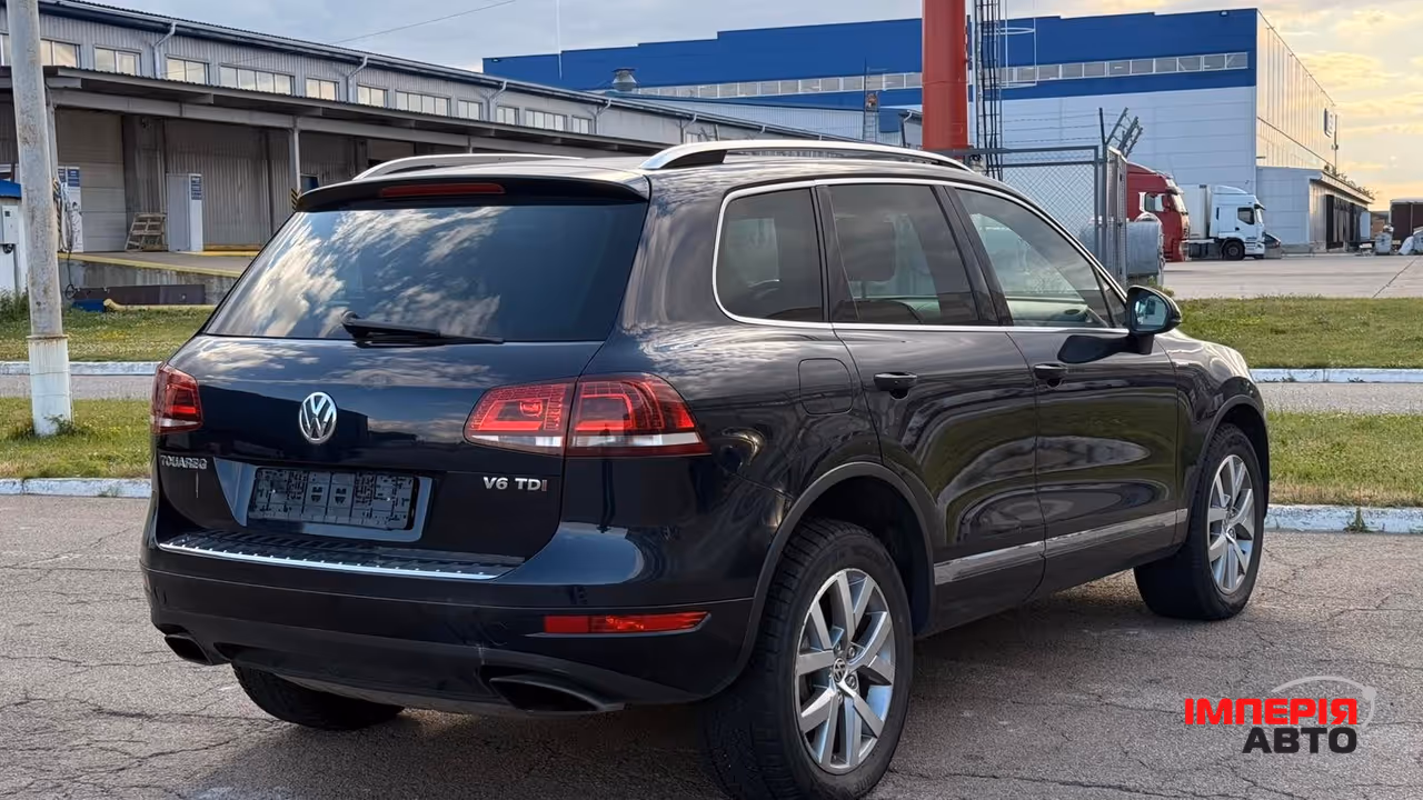 Volkswagen Touareg - фото 10