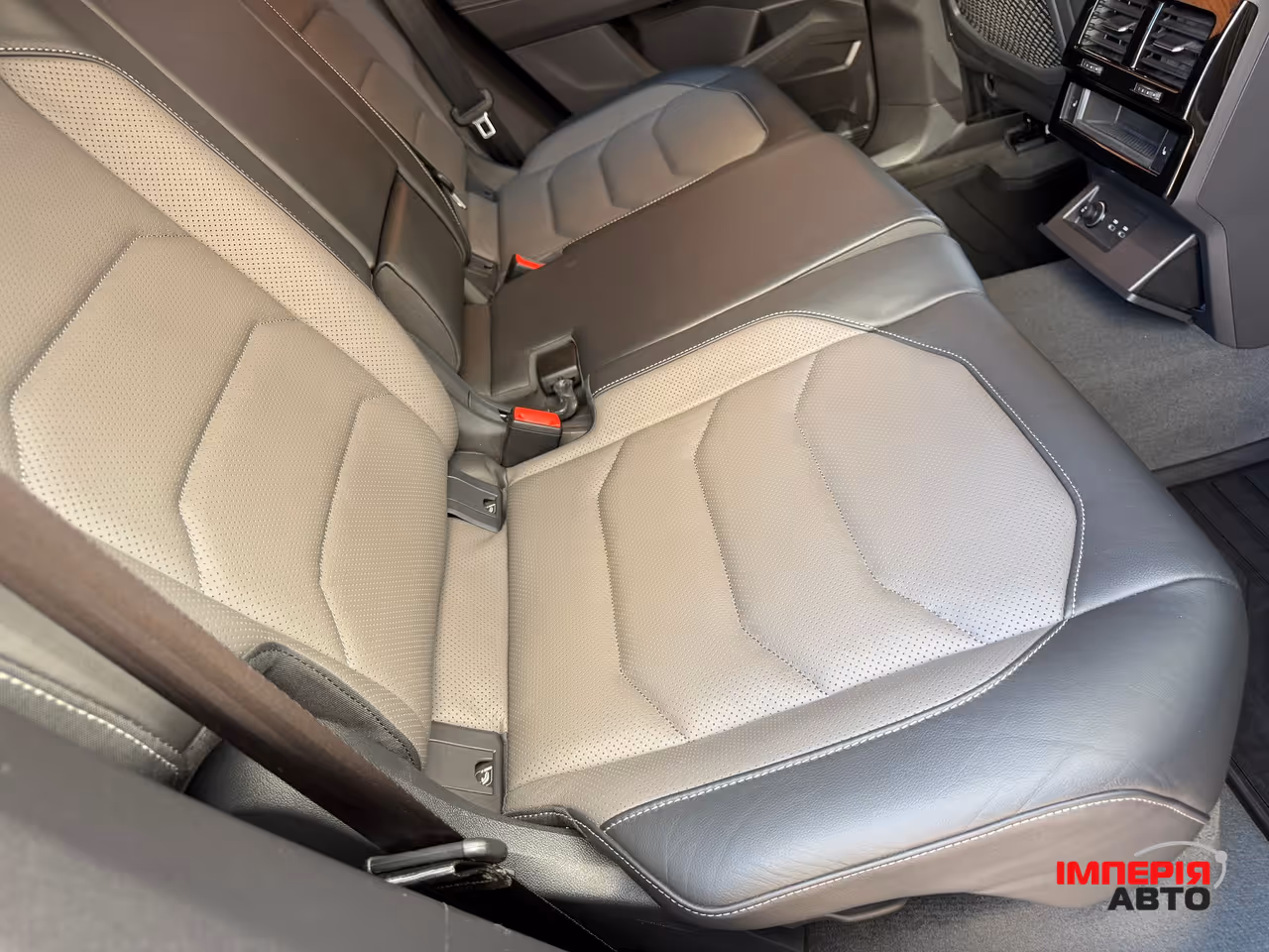 Volkswagen Touareg - фото 24
