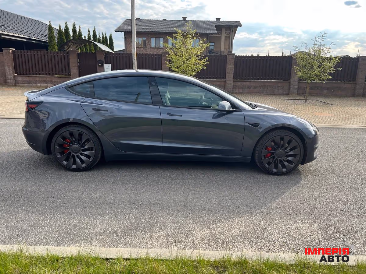 Tesla Model 3 - фото 2