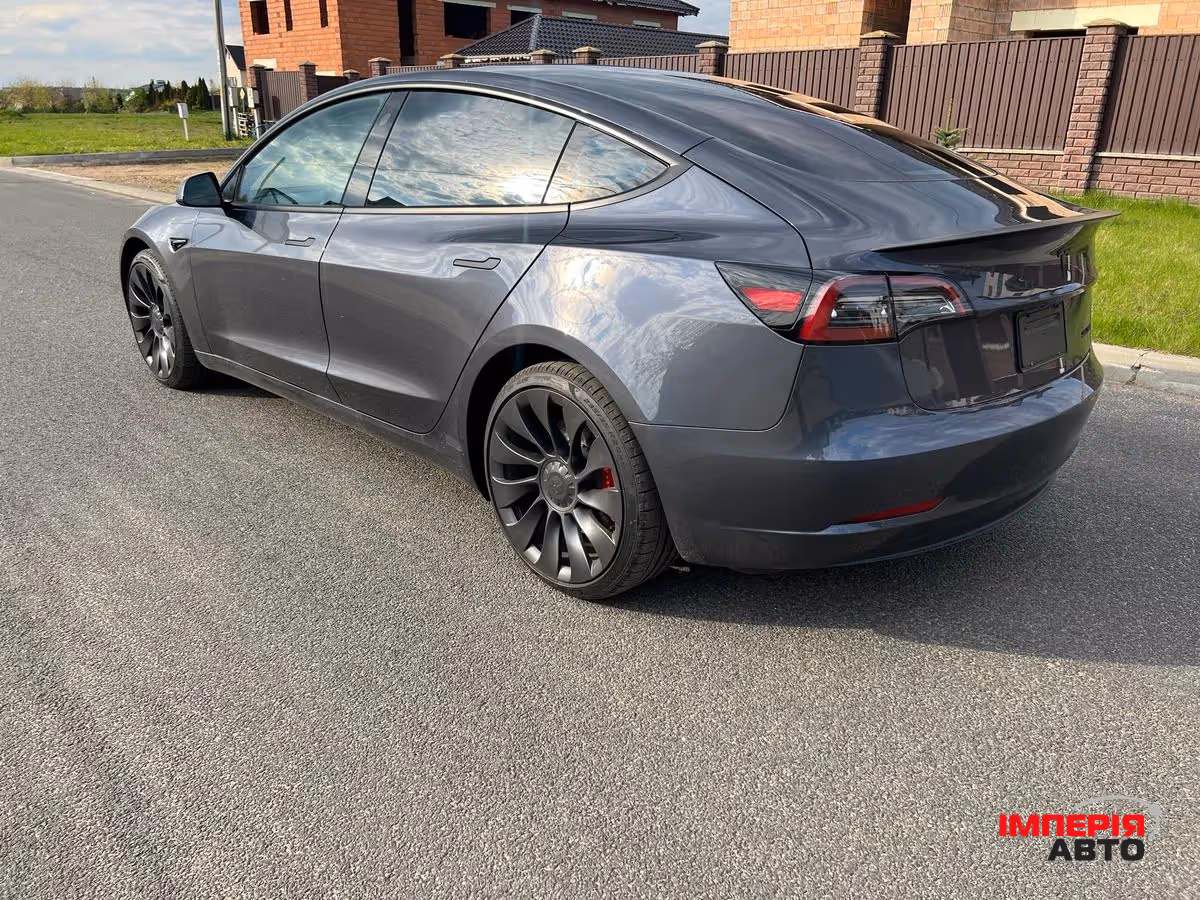Tesla Model 3 - фото 7