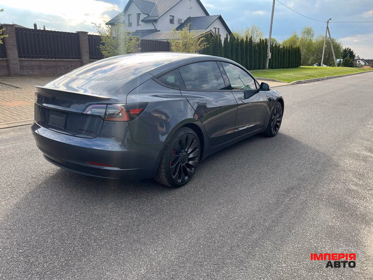 Tesla Model 3 - фото 4