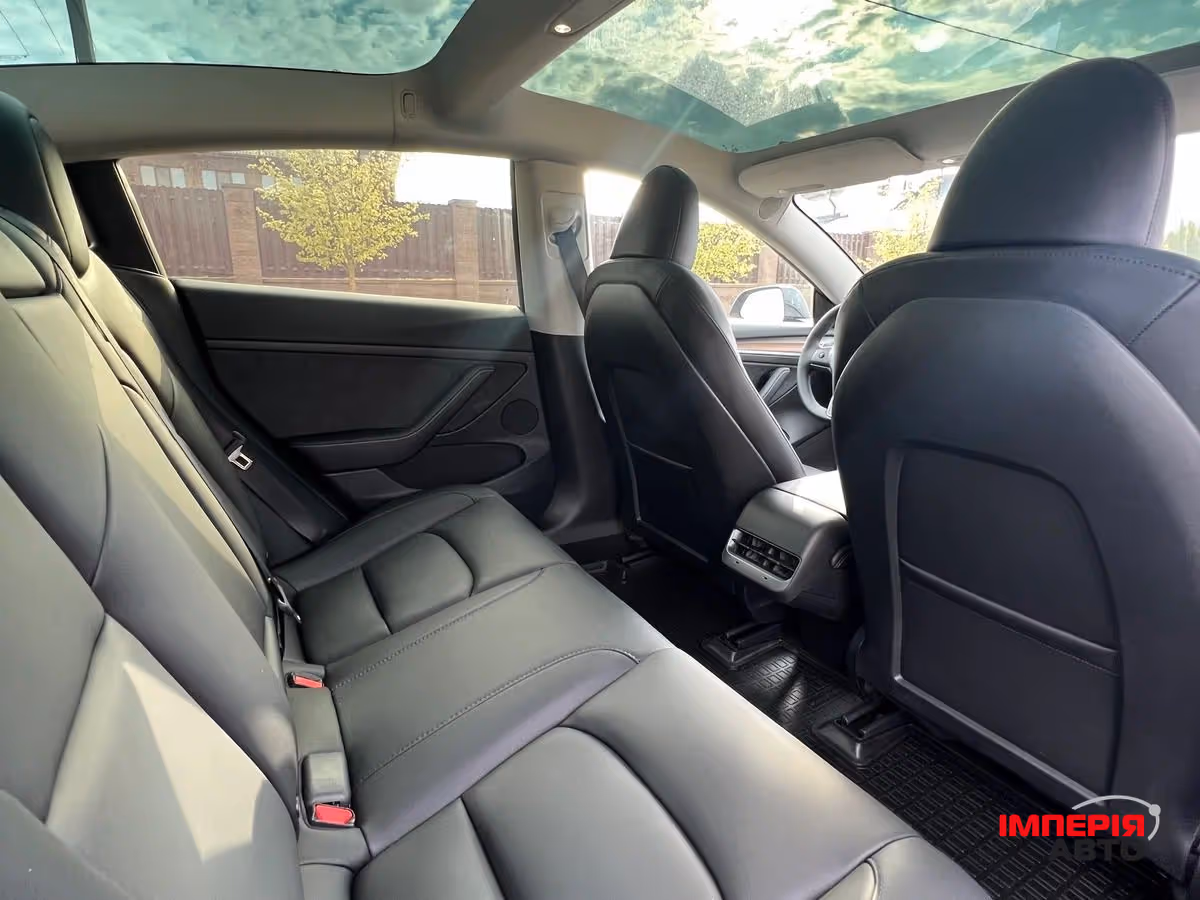 Tesla Model 3 - фото 18