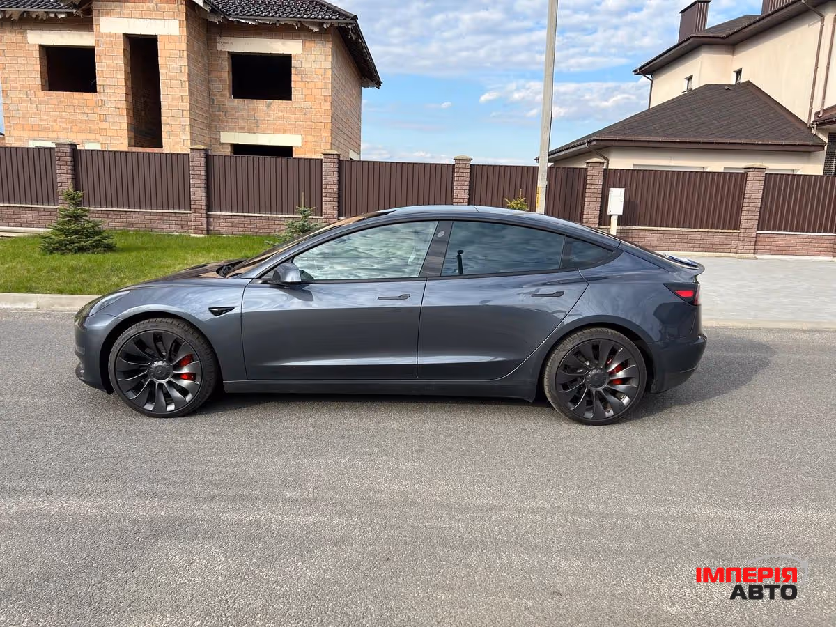 Tesla Model 3 - фото 8