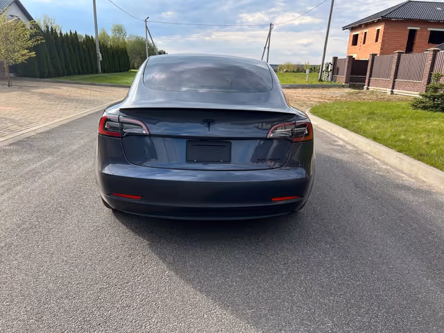 Tesla Model 3 - зображення 5