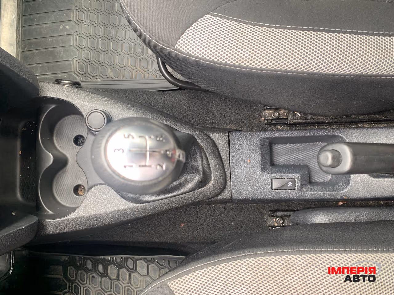 Renault Sandero - фото 33