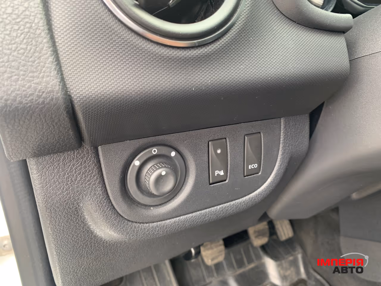Renault Sandero - фото 21