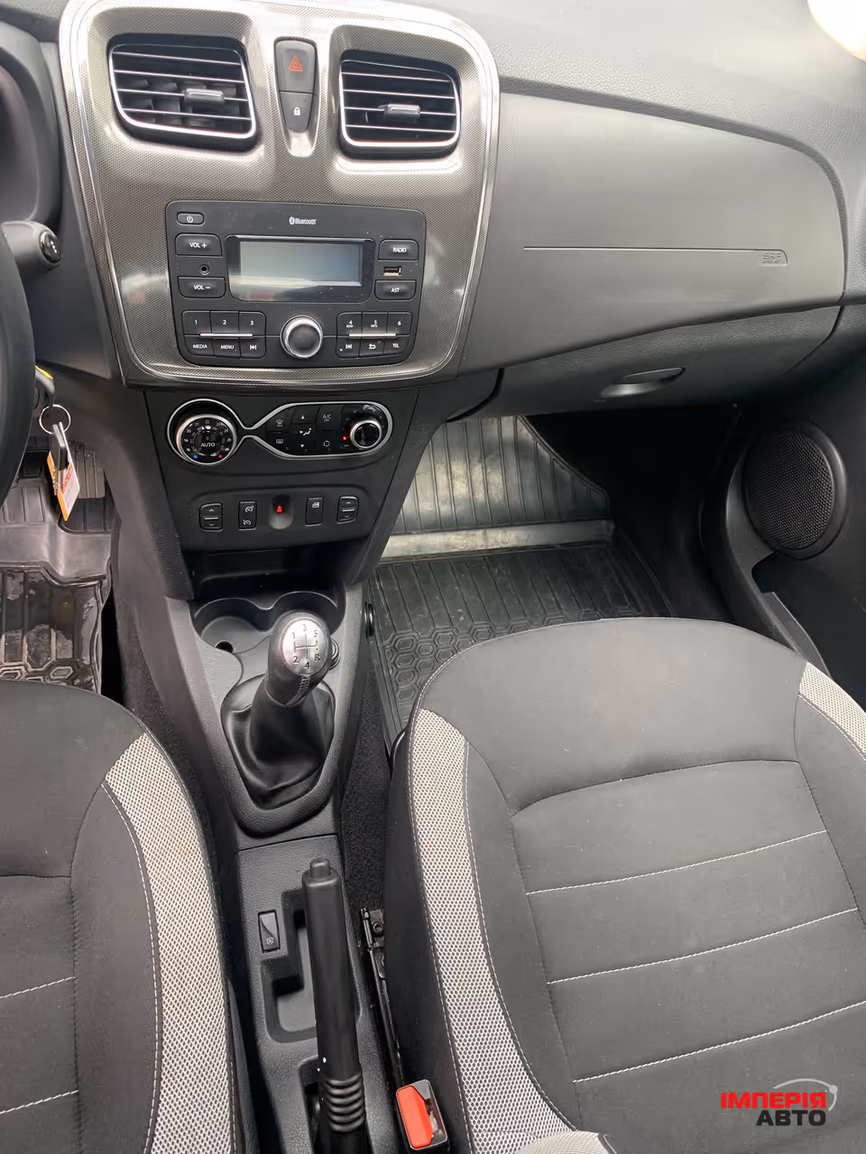 Renault Sandero - фото 29