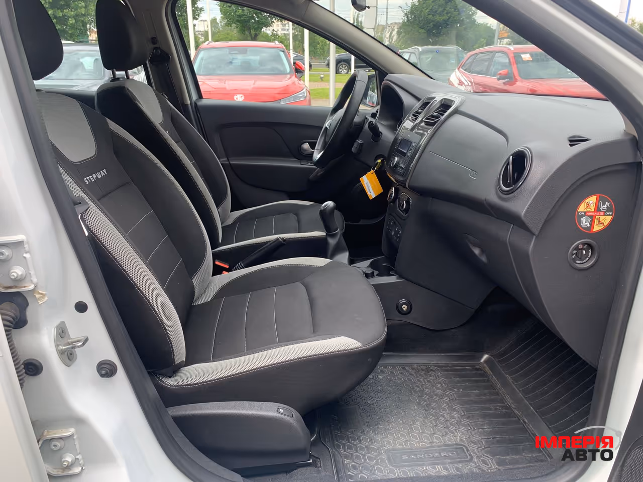 Renault Sandero - фото 11