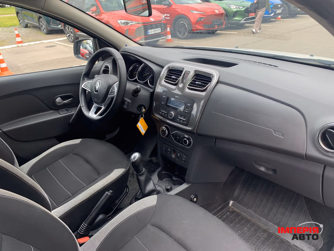 Renault Sandero - фото 13