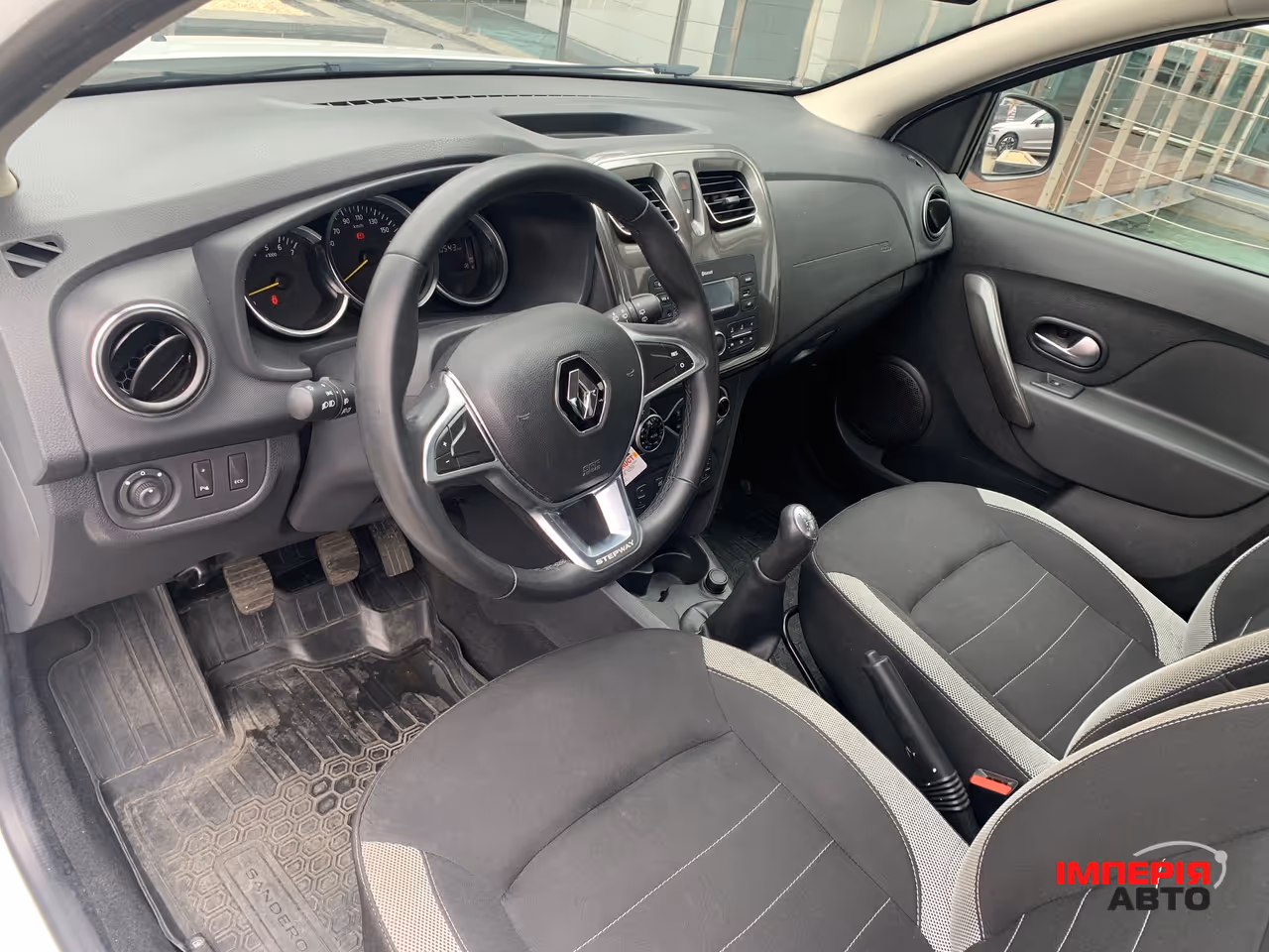Renault Sandero - фото 24