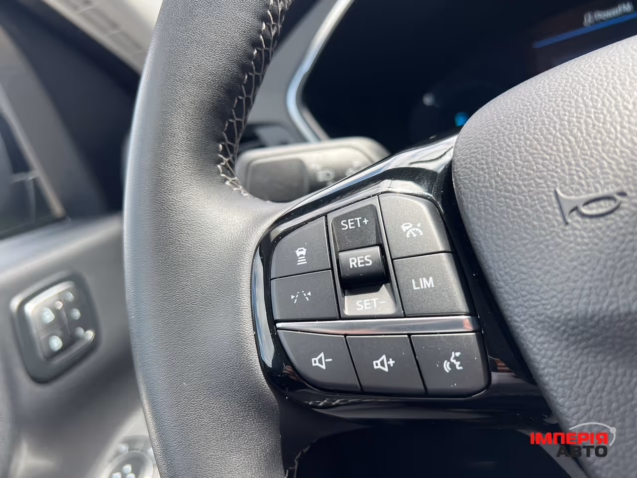 Ford Kuga - фото 35