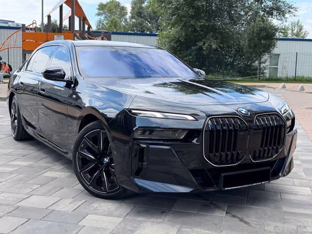 BMW 7 серії - зображення 1