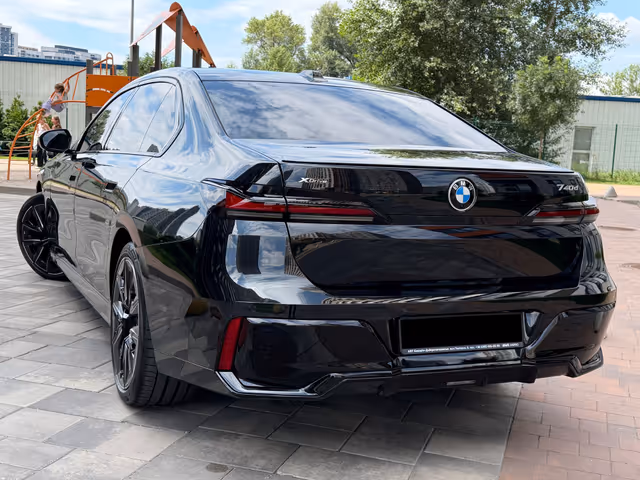 BMW 7 серії - зображення 2