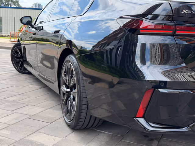 BMW 7 серії - зображення 3