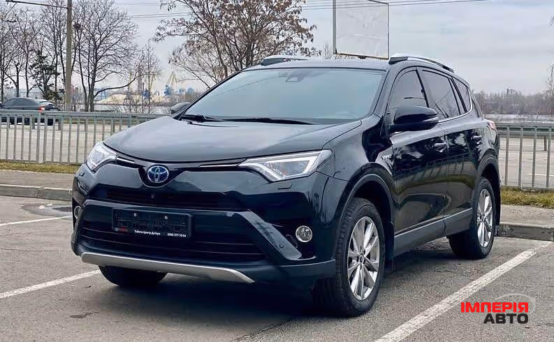 Toyota RAV4 - фото 3