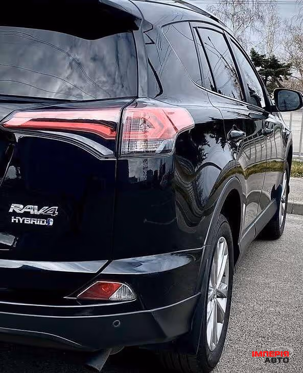 Toyota RAV4 - фото 7