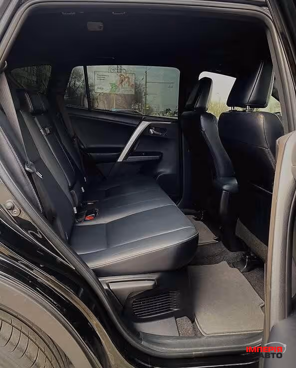 Toyota RAV4 - фото 19