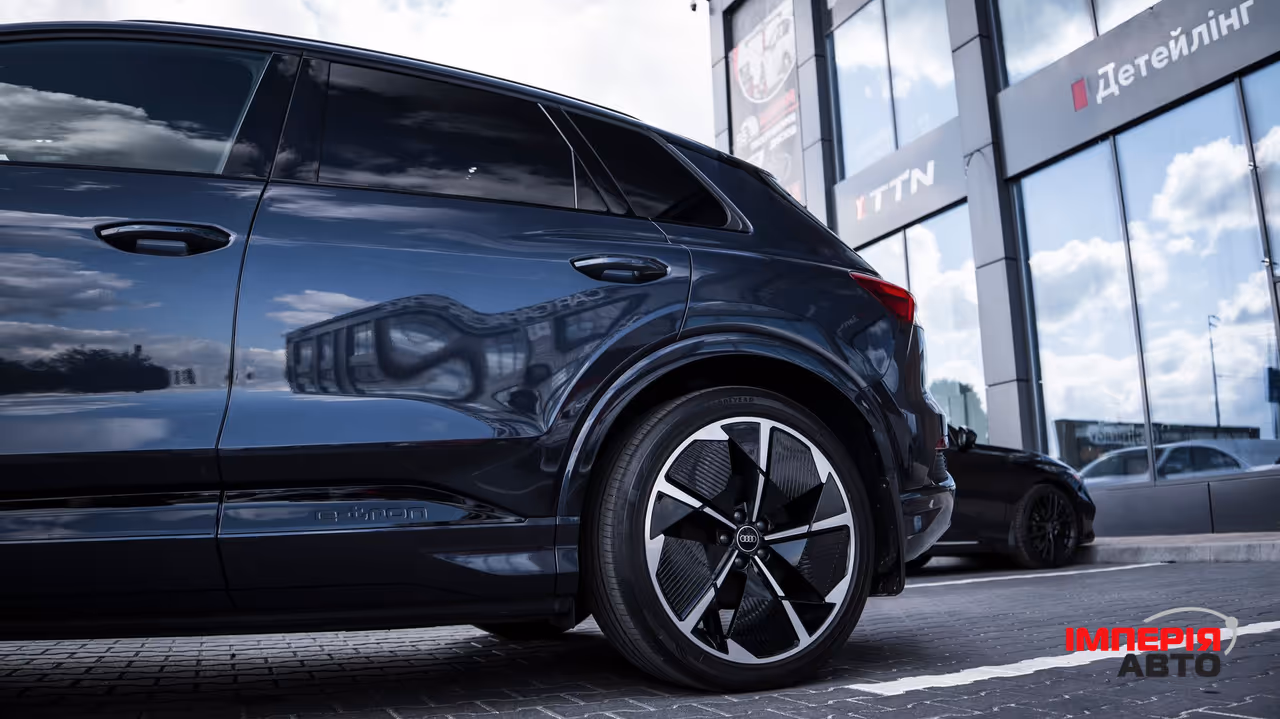 Audi Q4 e-tron - фото 3