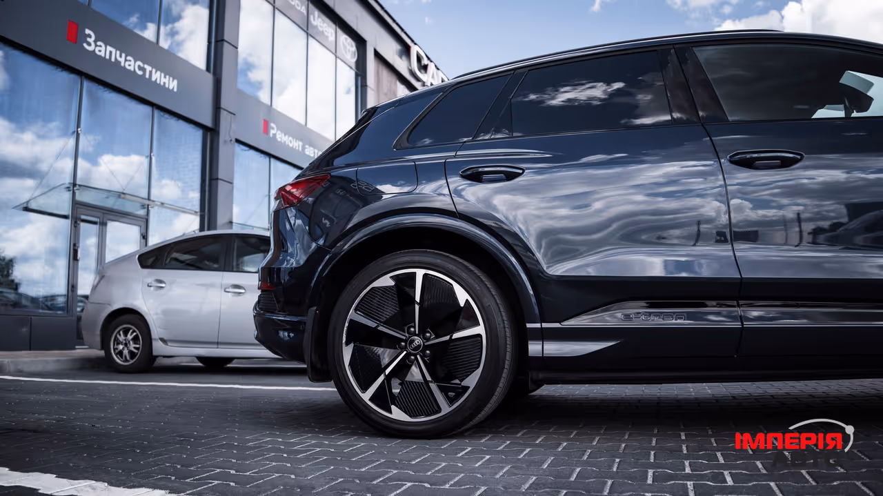 Audi Q4 e-tron - фото 5