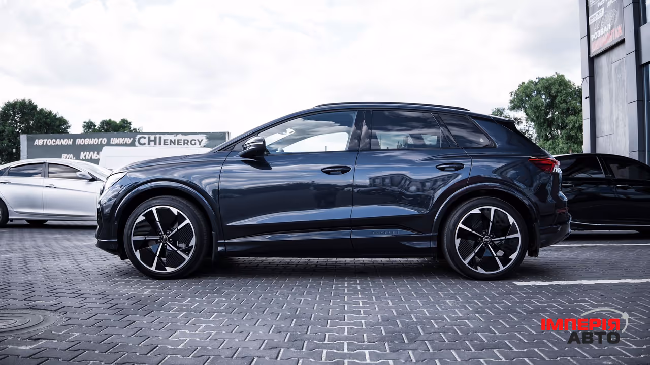 Audi Q4 e-tron - фото 4