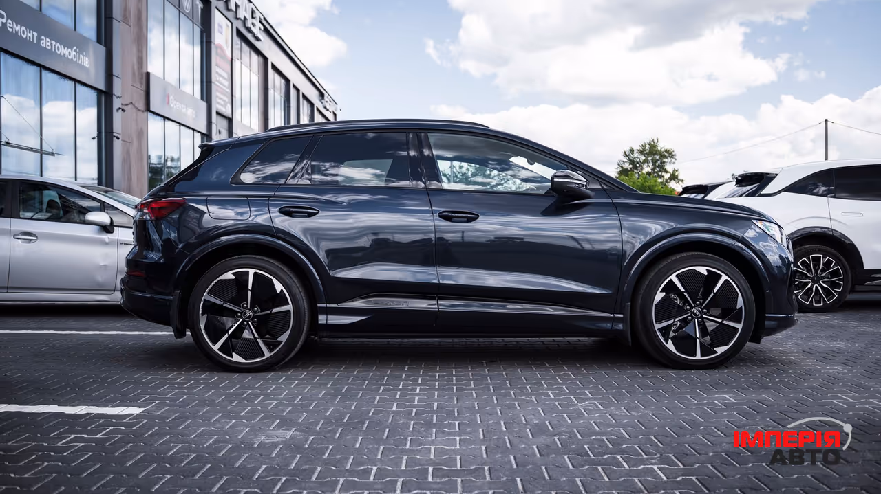Audi Q4 e-tron - фото 7