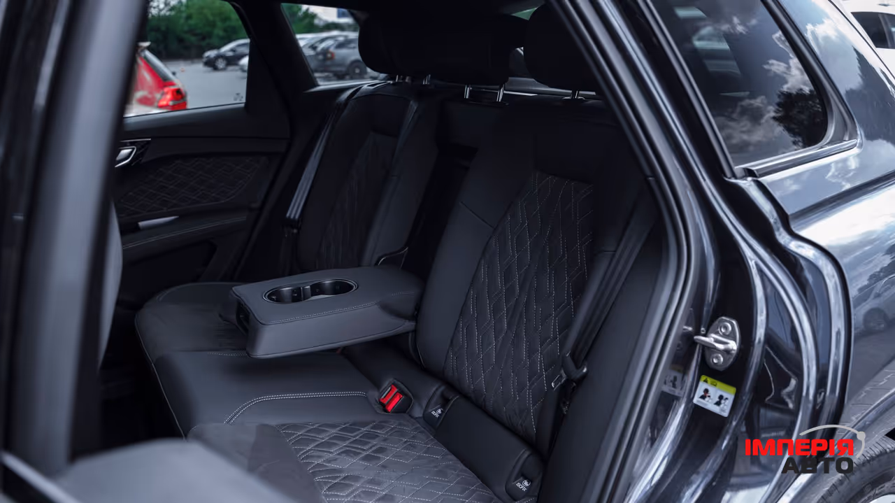 Audi Q4 e-tron - фото 14