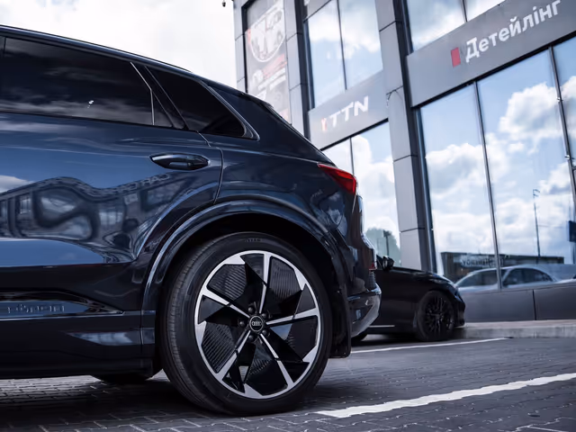 Audi Q4 e-tron - зображення 3