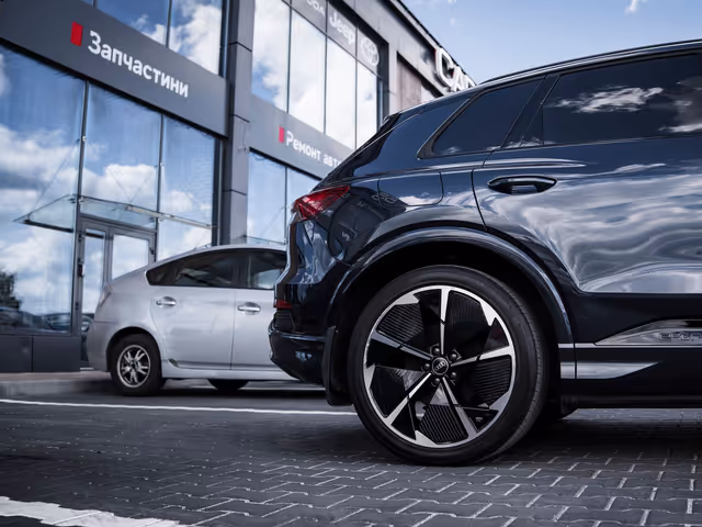 Audi Q4 e-tron - зображення 5