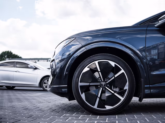 Audi Q4 e-tron - зображення 2