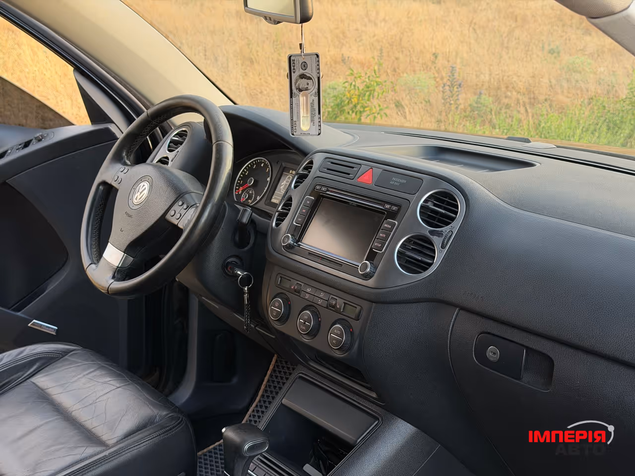 Volkswagen Tiguan - фото 8