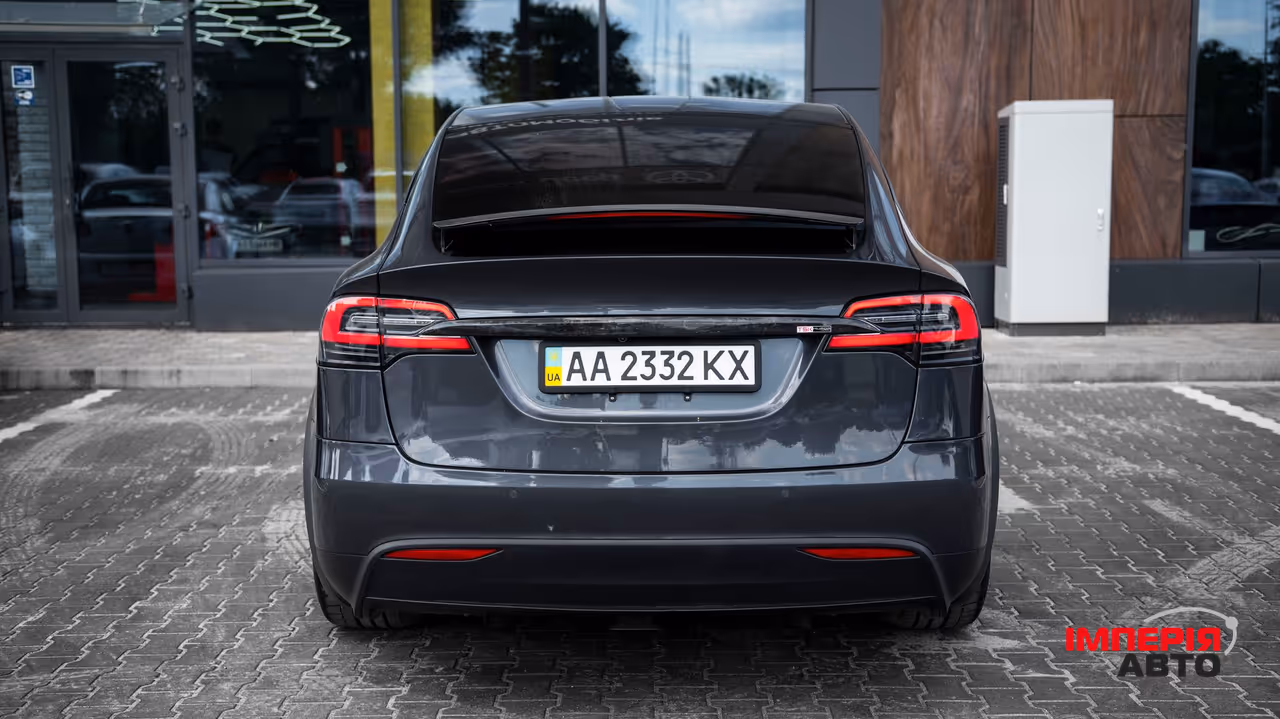 Tesla Model X - фото 5