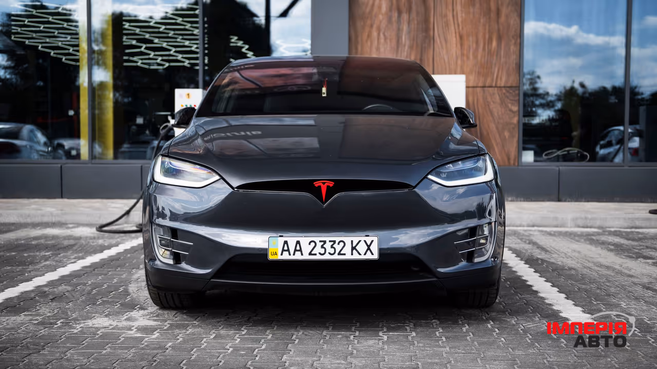 Tesla Model X - фото 2