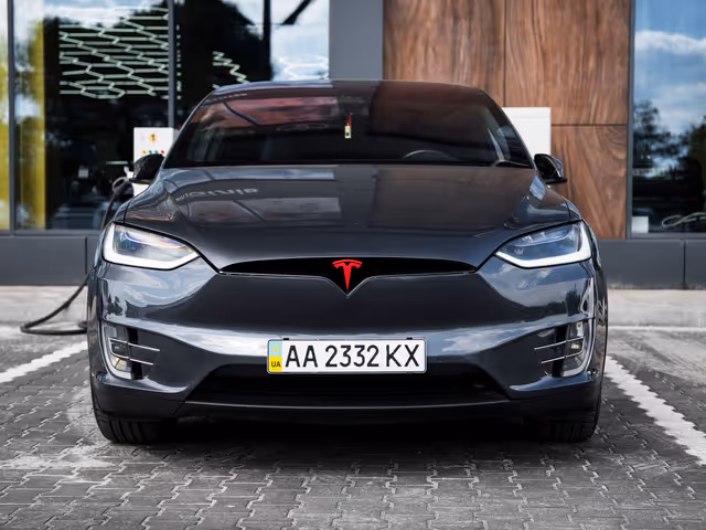 Tesla Model X - зображення 2