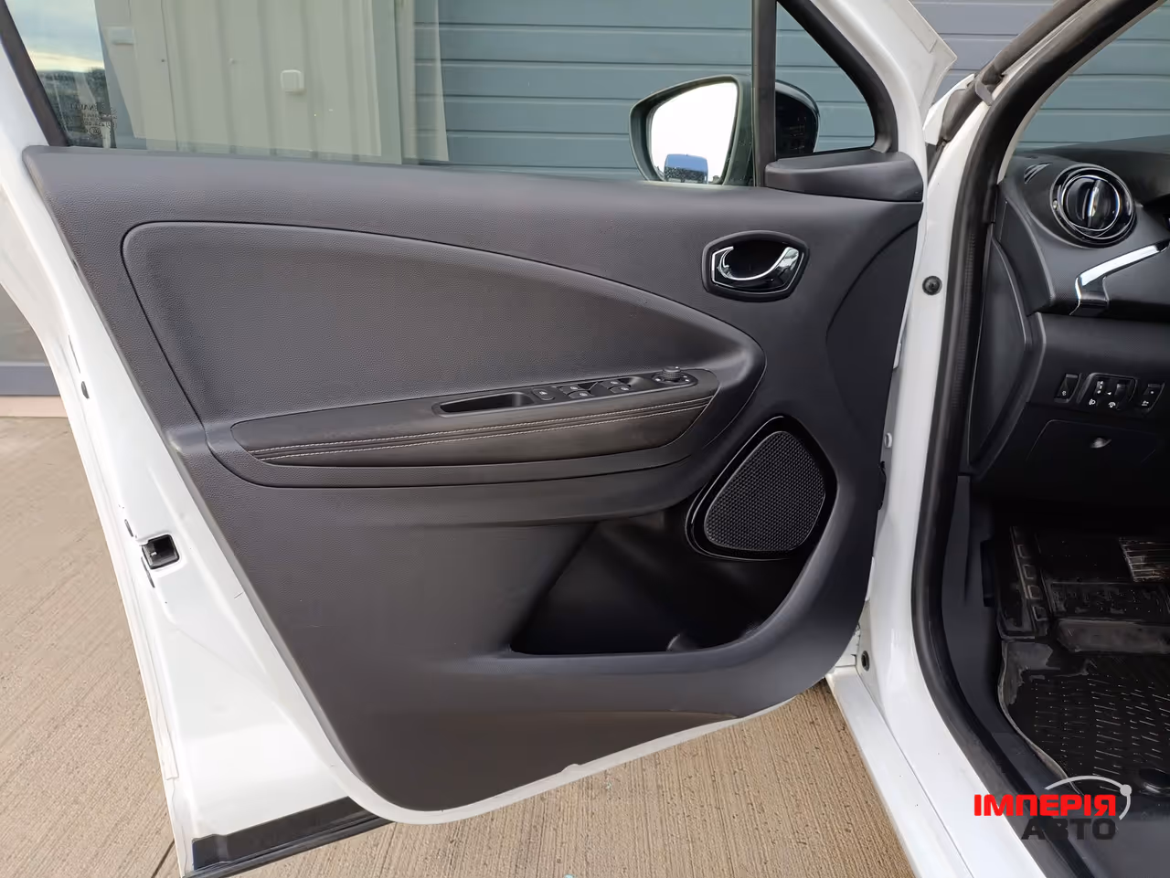 Renault ZOE - фото 27