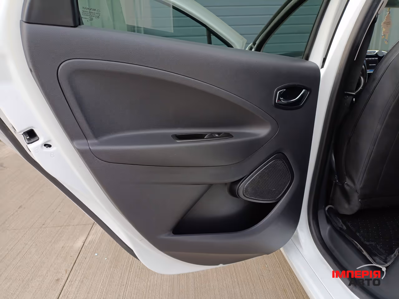 Renault ZOE - фото 28