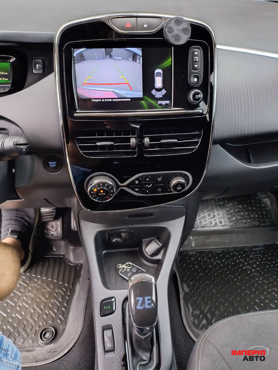 Renault ZOE - фото 18
