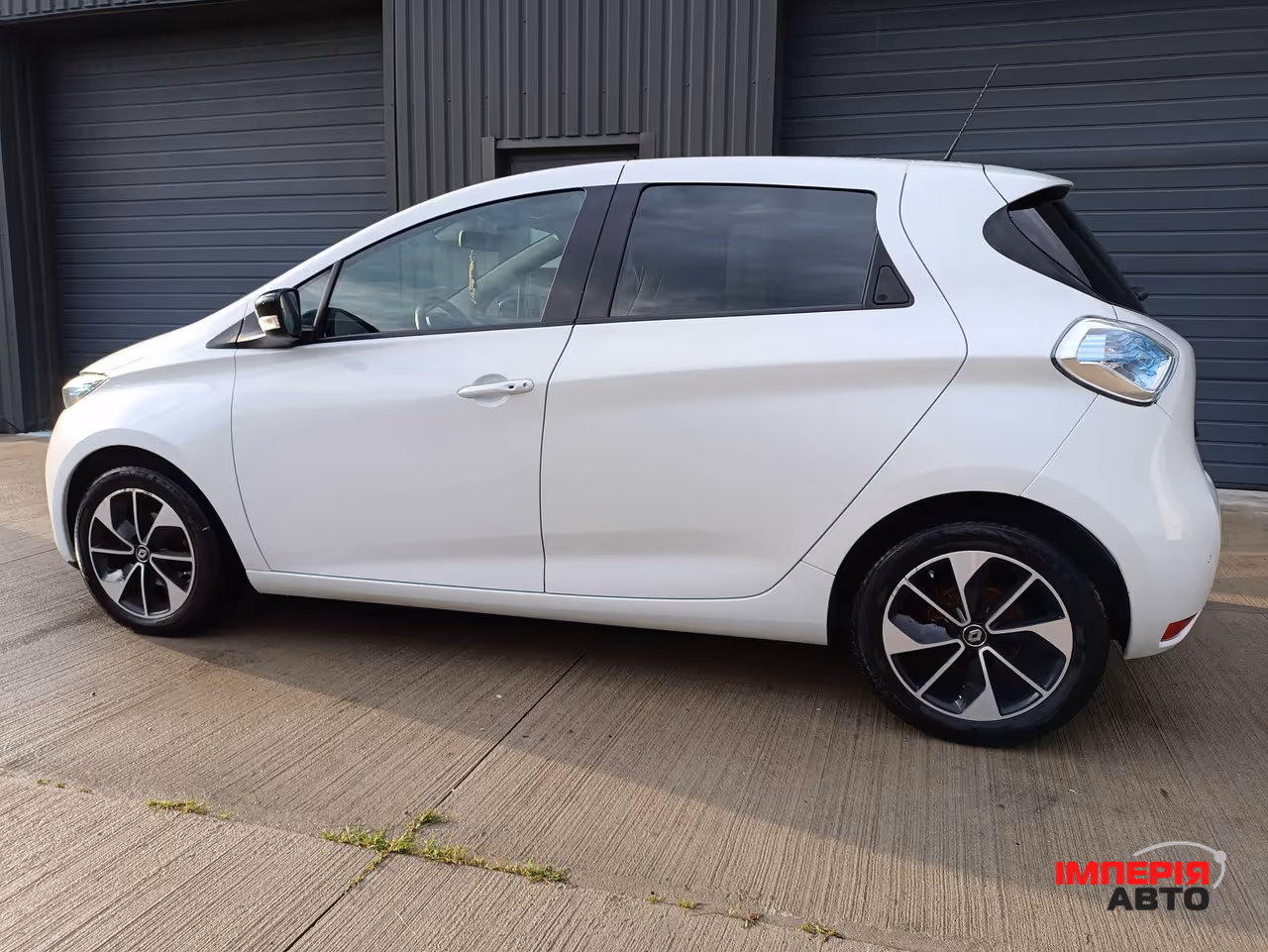 Renault ZOE - фото 9
