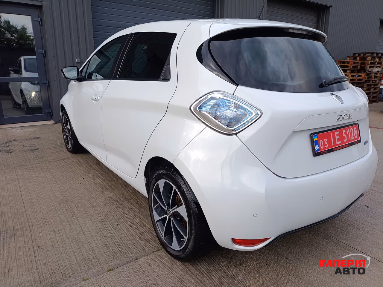 Renault ZOE - фото 13