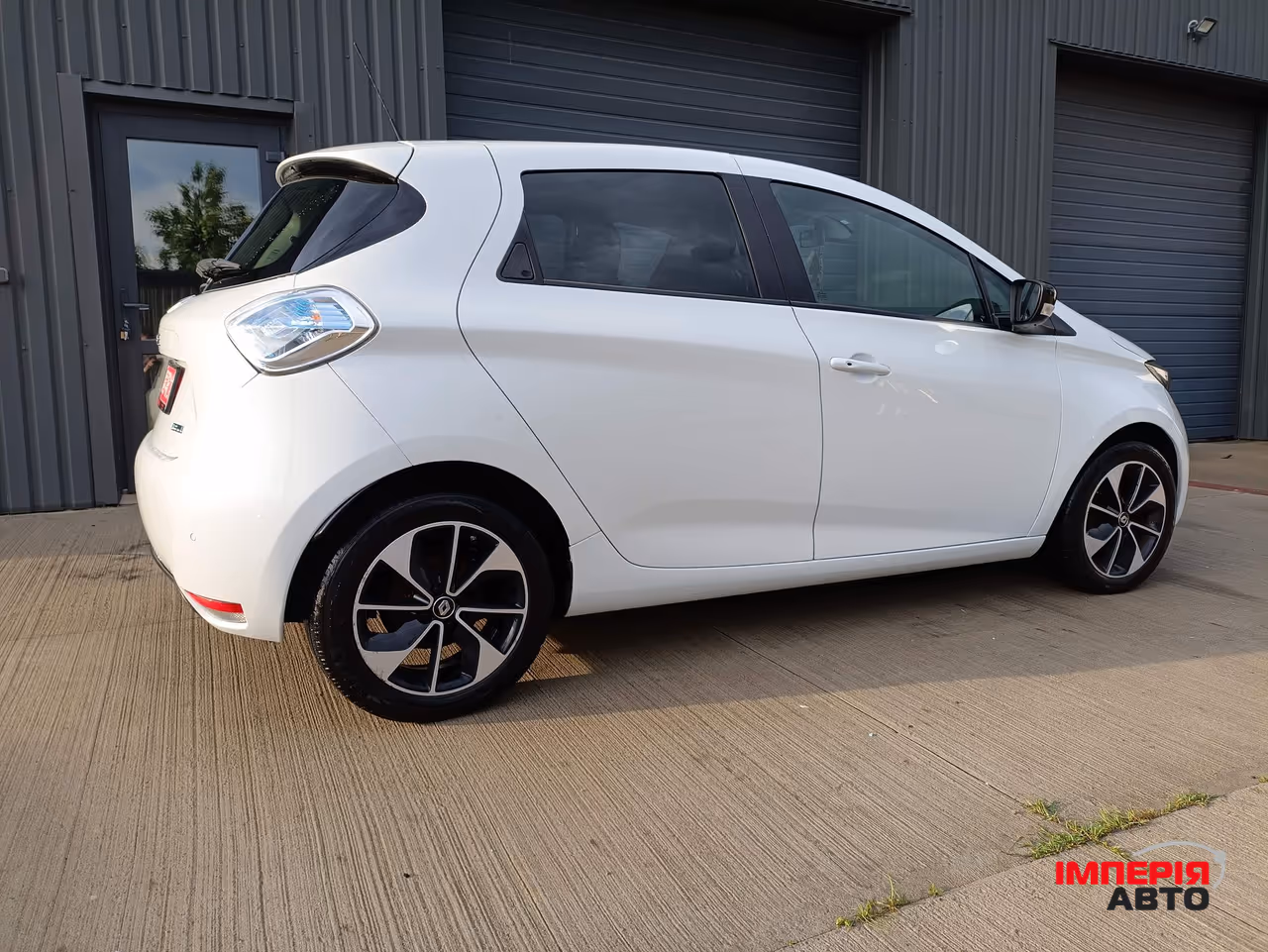 Renault ZOE - фото 10